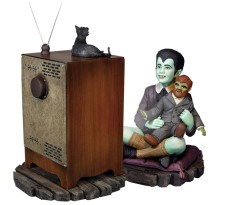 The Munsters Eddie Munster and Television Maquette 16 cm